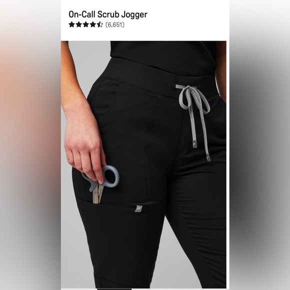 Fabletics Scrub Set - Picture 12 of 15